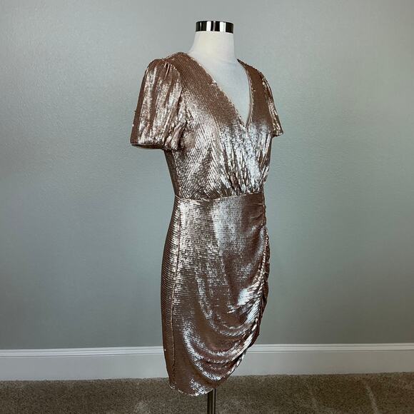 Aidan Mattox Gold Sequined Cocktail Dress Size 6 Short Sleeve Mini Sheath - Picture 2 of 14